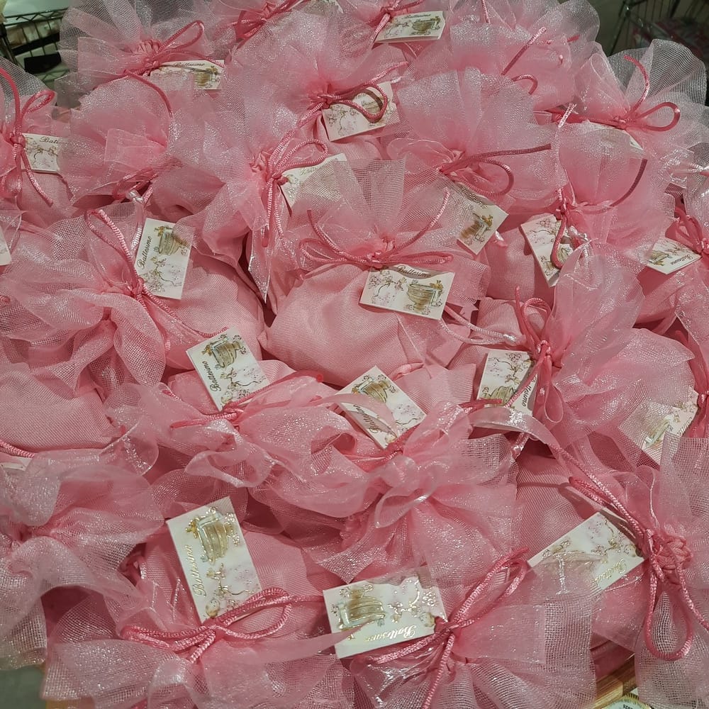 Sacchetto porta confetti in cotone e organza - immagine 2